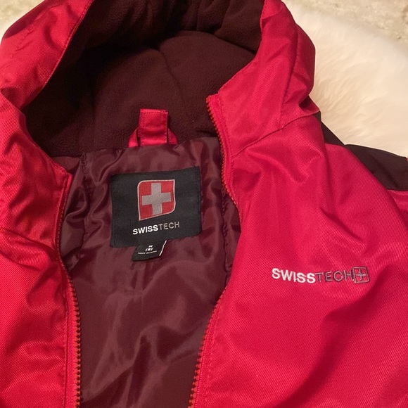 Swiss Tech Other - Beautiful mid-weight SWISS-TECH Fall/Winter coat. No rips tears or holes